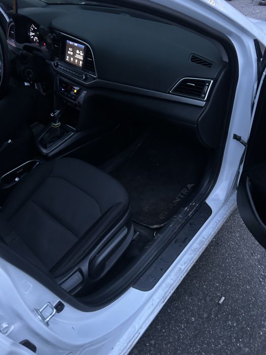Продам Hyundai Elantra