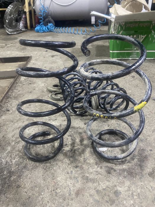 Продам пружини на короллу е150