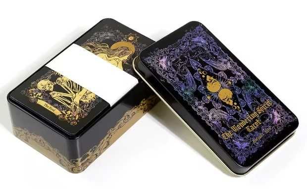 Baralho cartas Tarot The Wandering Spirit – Edição Caixa Metálica – Bordas Holográficas - Novo - Envio Gratuito