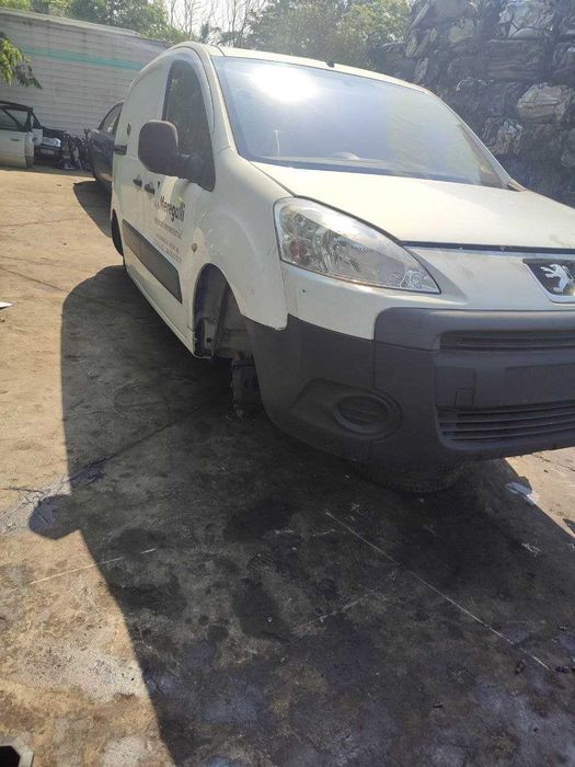 Розборка Citroёn Berlingo B9 Peugeot Partner B9 двигун 1.6 HDI 9HZ