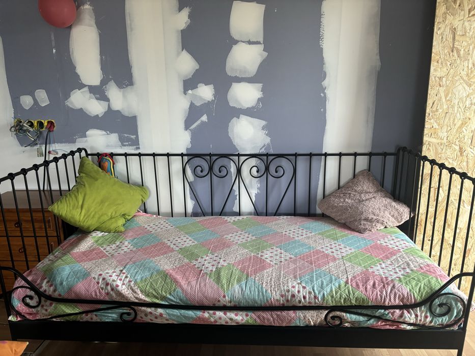 Cama   + estrado + colchão de 90x200