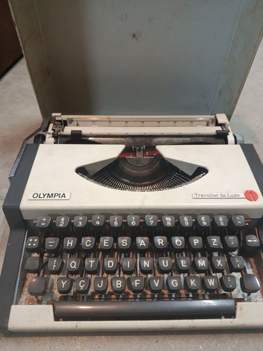 Máquina de escrever antiga