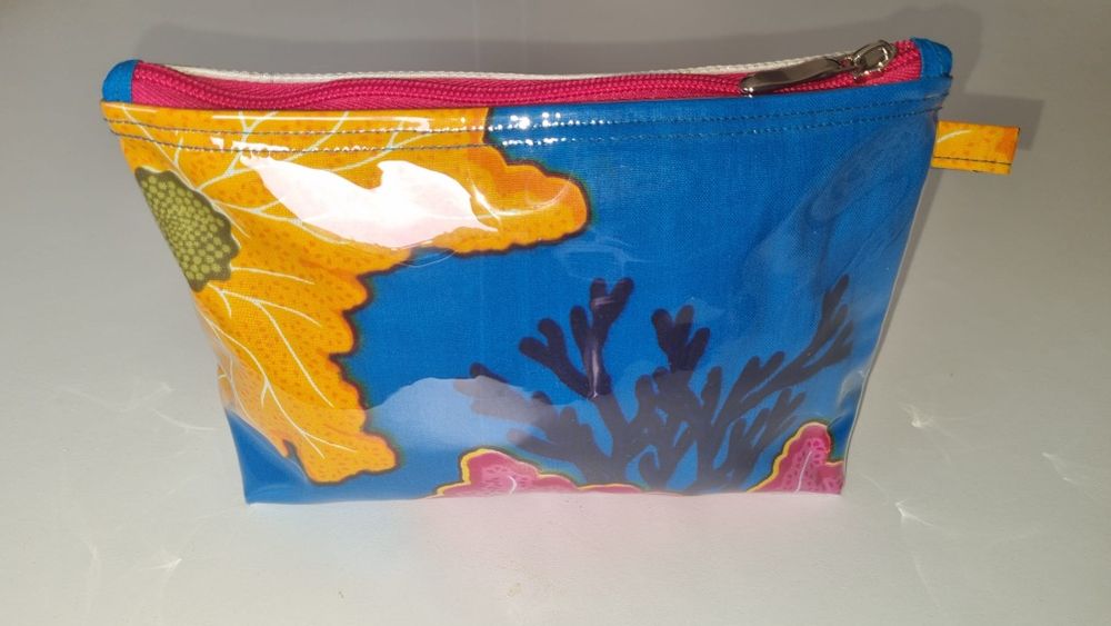 Necesserer Novas feitas a mao plastificada Entreg Alfragide e Benficas