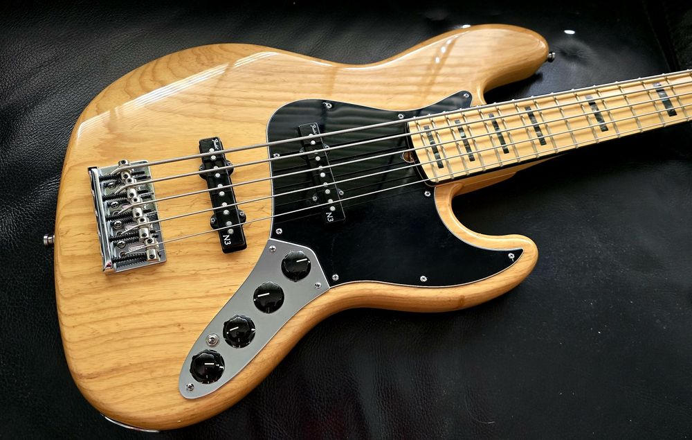 fender jazz bass deluxe v usa