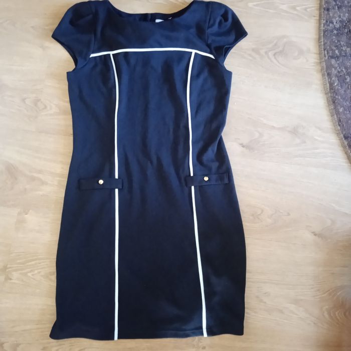 Sukienka czarna elegancka