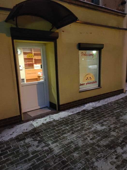 LOKAL Do Wynajęcia   po drugiej stronie Biedronka