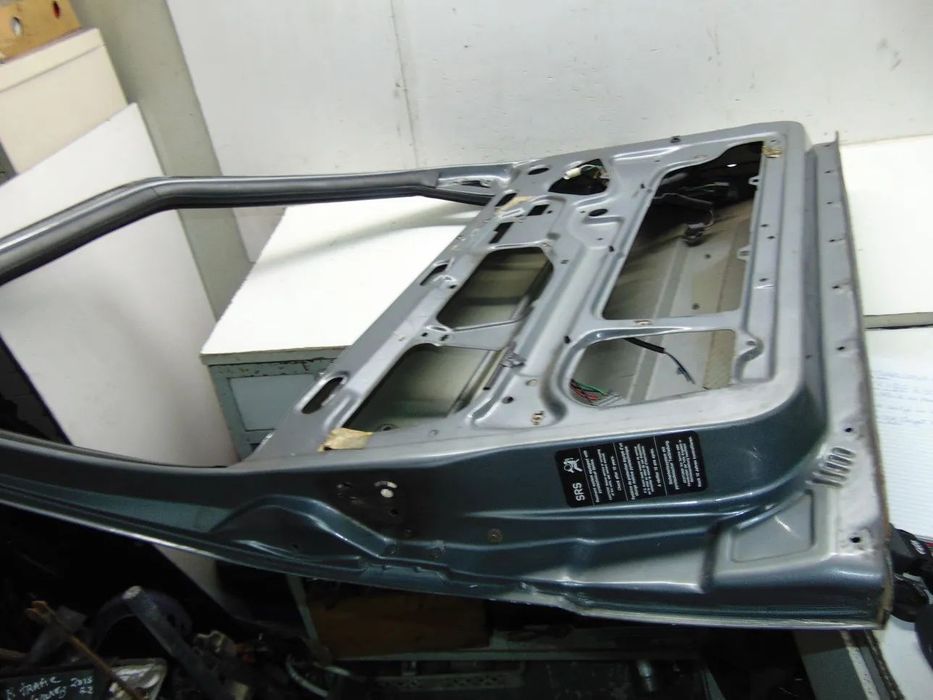 Saab 9000 Turbo porta frente usado em bom estado
