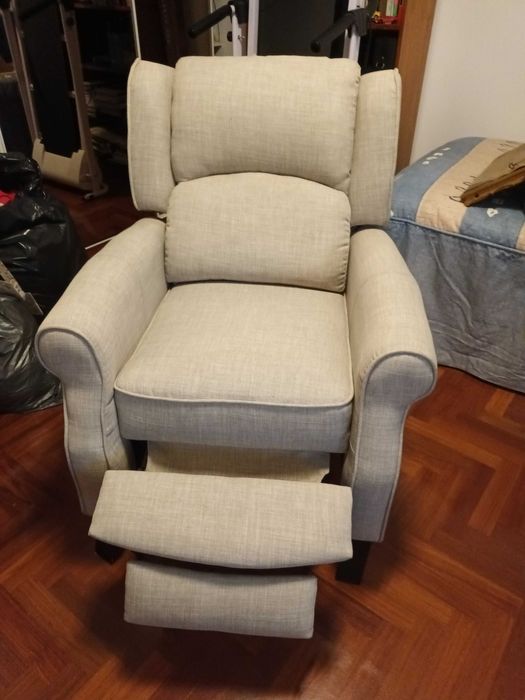 Poltrona rebativel com pouco uso