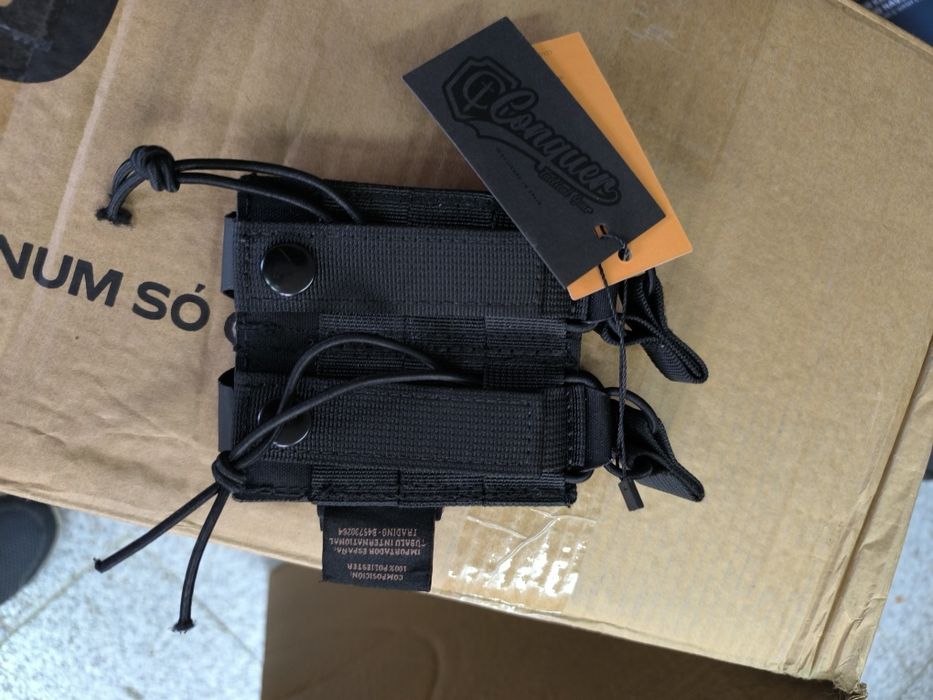 Double pouch magazine