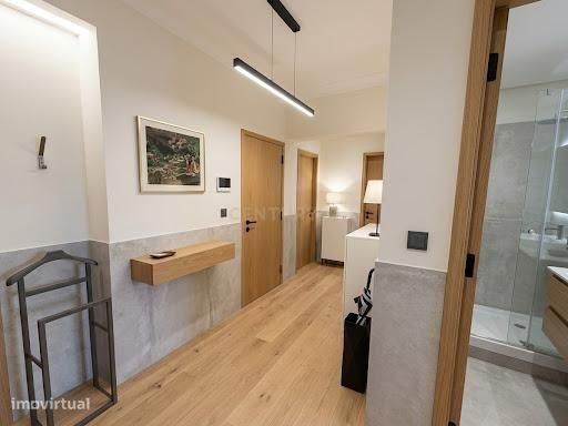 Apartamento T3 na avenida principal de Corroios - Oportunidade Única!