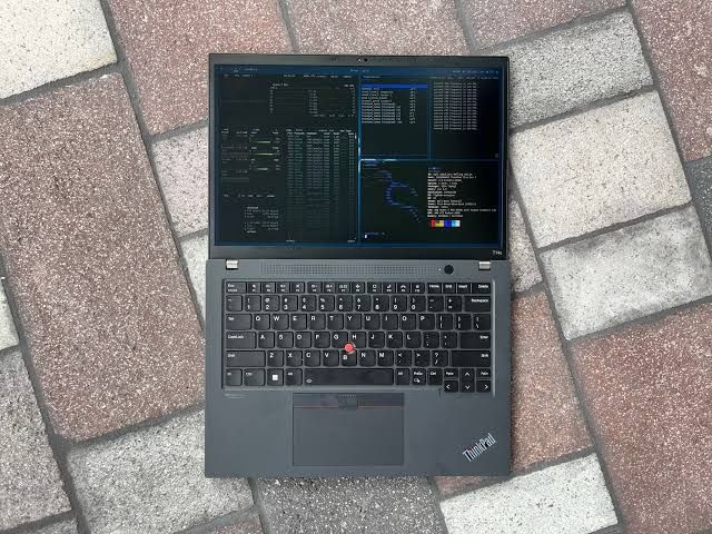 Portátil com pouco uso Thinkpad T14S Gen 3 Intel I5 16Gb Ram 512GB W11