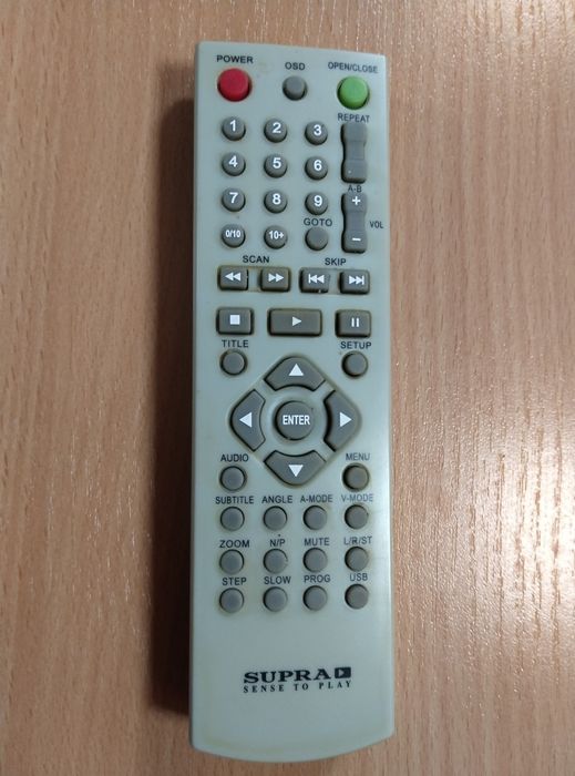 Пульты от видеомагнитофона Samsung и HDD/DVD плеера SUPRA