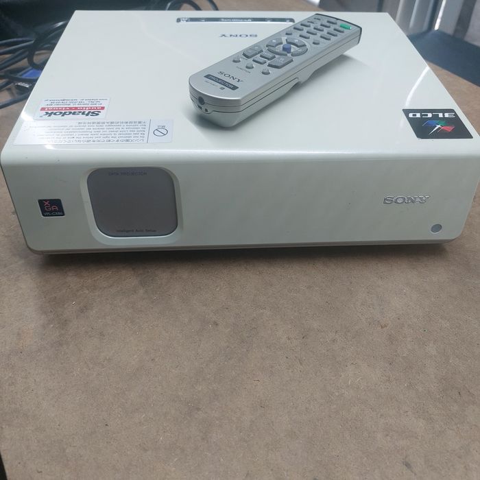 projektor sony z torbą