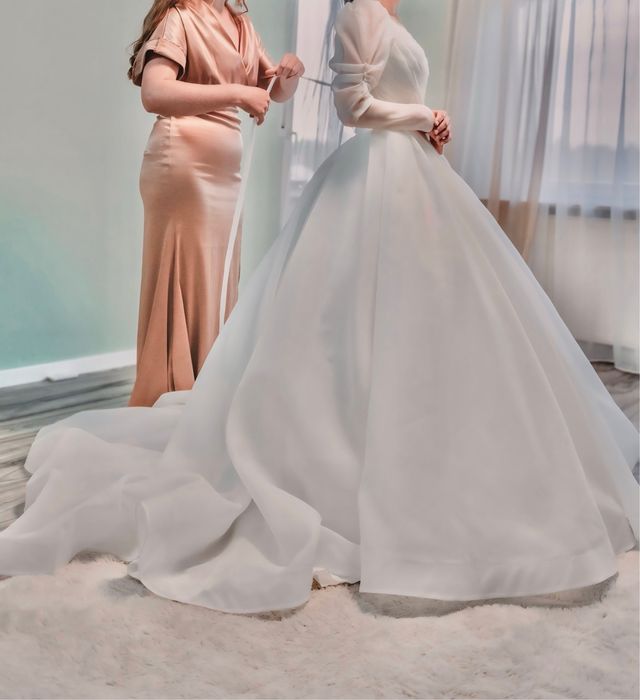 Весільна сукня  салон "Княжна" розмір XS-S колір молочний.