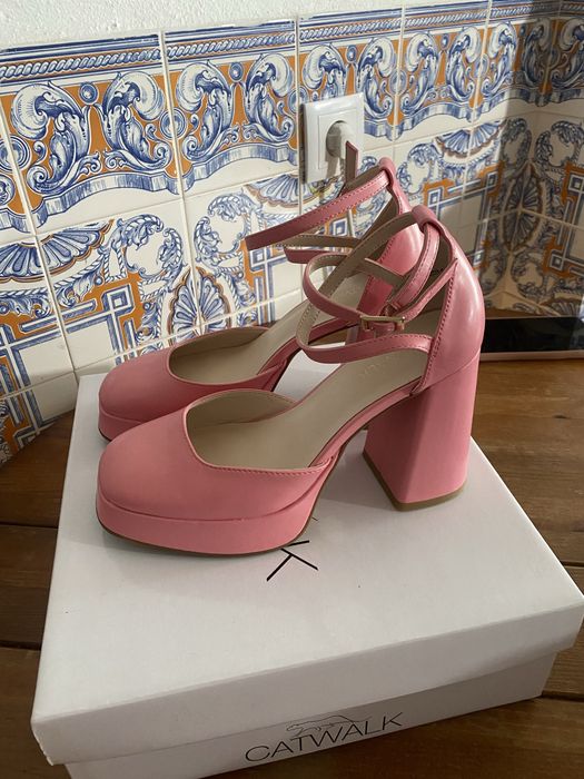 Vendo sandalia limda