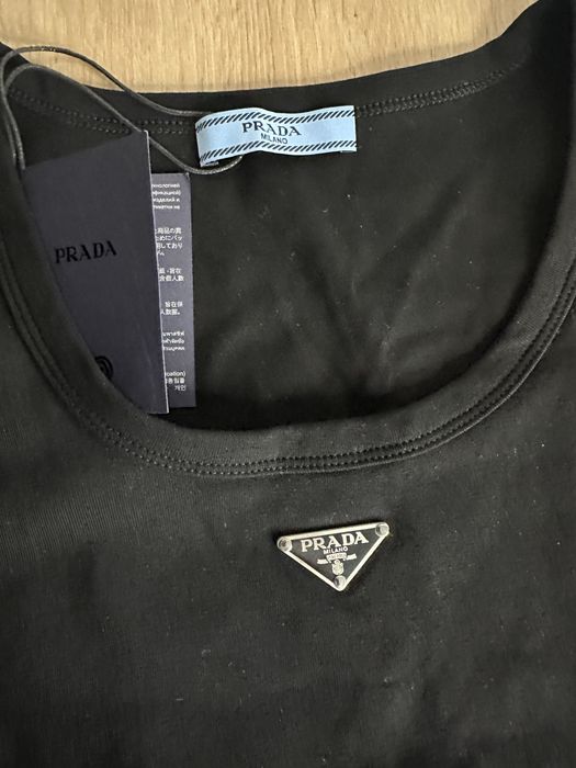 Резинка Chanel, Miu miu , майка Prada, годинник