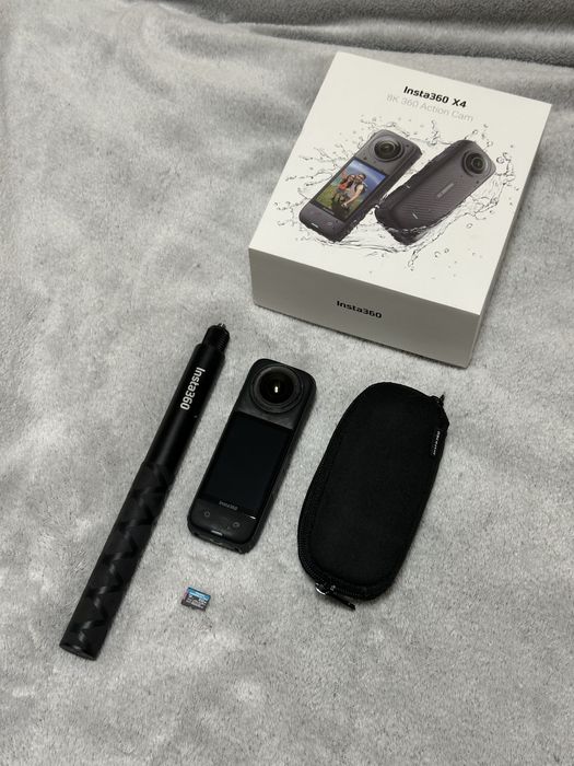 Insta360 X4 + Selfie Stick Insta360 23-114cm + MicroSD Kingston 512 gB