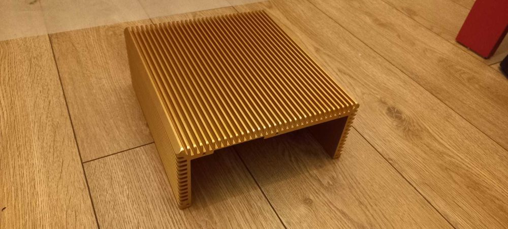 Radiator aluminiowy anodowany