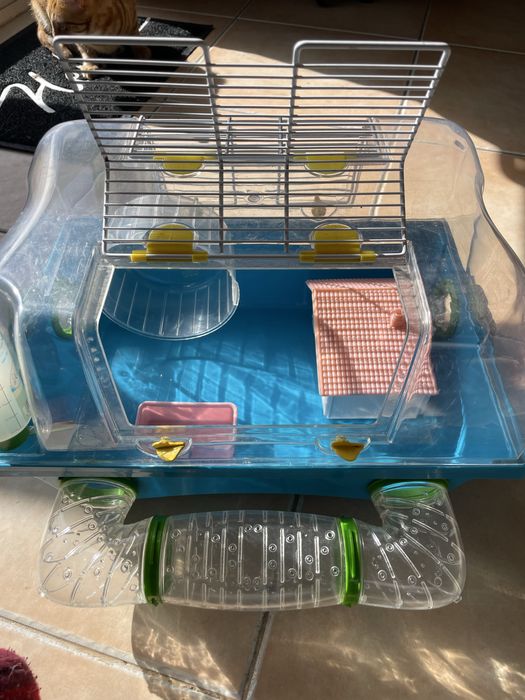 Gaiola para hamster com vários acessorios
