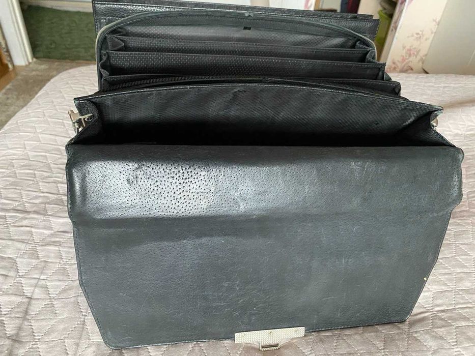 кожаний діловий портфель