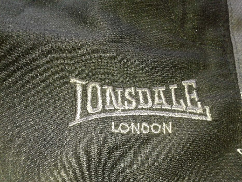 Dwie pary spodenek 3/4-Lonsdale London,rozm XXL.