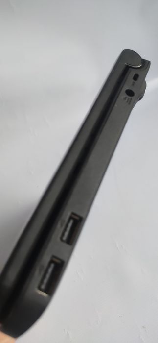 Computador portátil Toshiba NB200