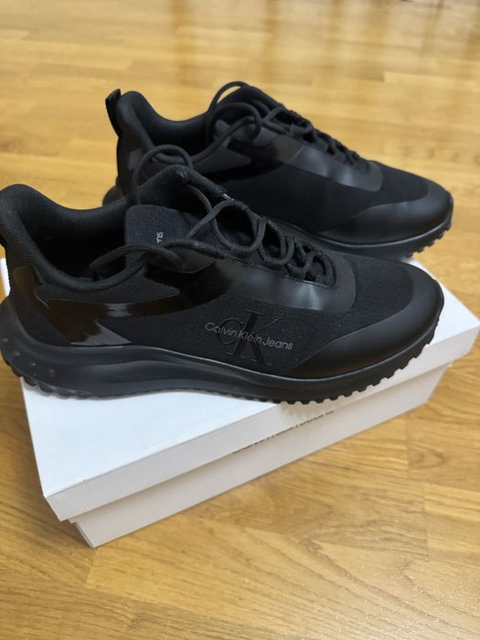 Продам кросівки Calvin Klein орігінал YMOYM00968