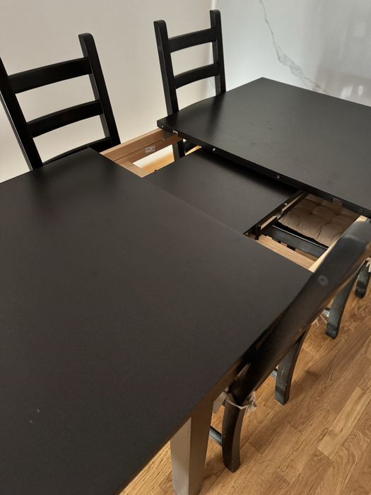 Mesa extensível ikea com cadeiras (x4)