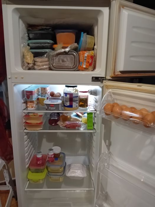 Frigorífico com congelador