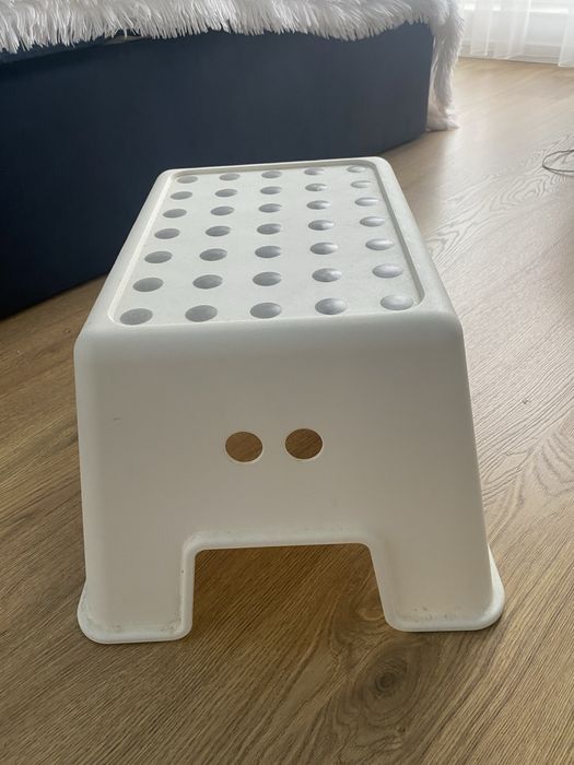 Podeścik Ikea kremowy