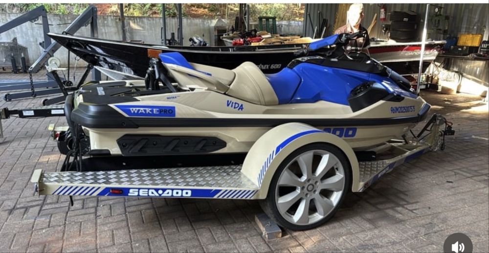 Carreta personalizada para jet-ski