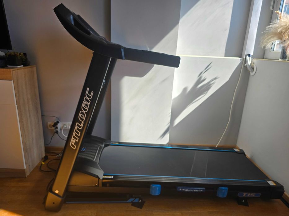 Бігова доріжка FitLogic T15