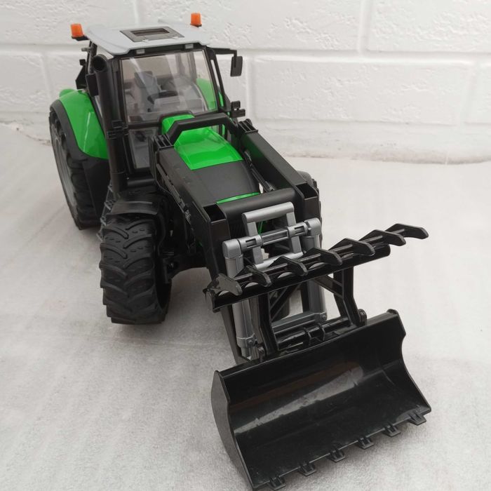Трактор Deutz Agrotron X720 Bruder - нет дверей .