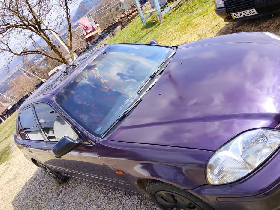 Автомобіль Хонда сівік 1996 року 1.4 бензин. Авто на ходу є невеликі сліди експлуатації. Авто знаходиться в Делятині
