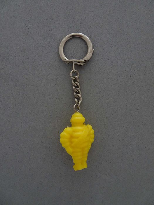Porta-chaves figura Michelin em amarelo