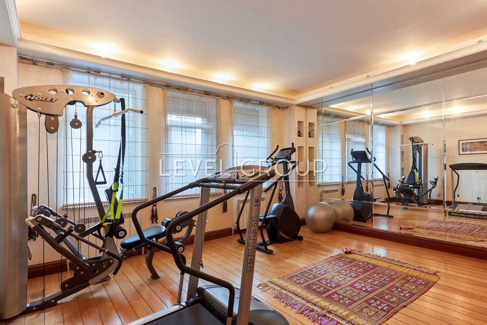 Будинок дизайнера S=555 м² ділянка 0,36га  біля озера Крюківщина Гатне