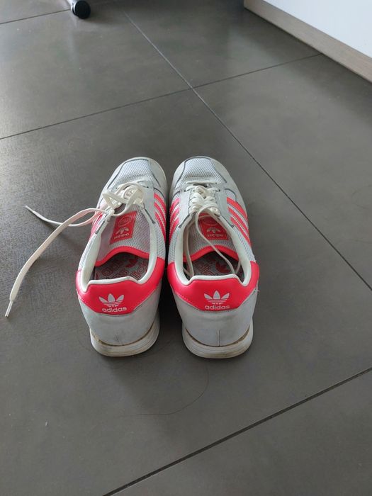 Ténis adidas bege
