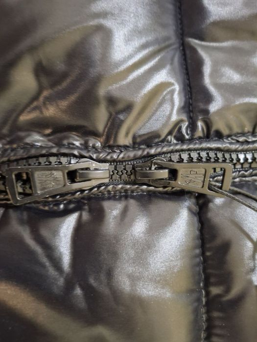 Жилетка Moncler.