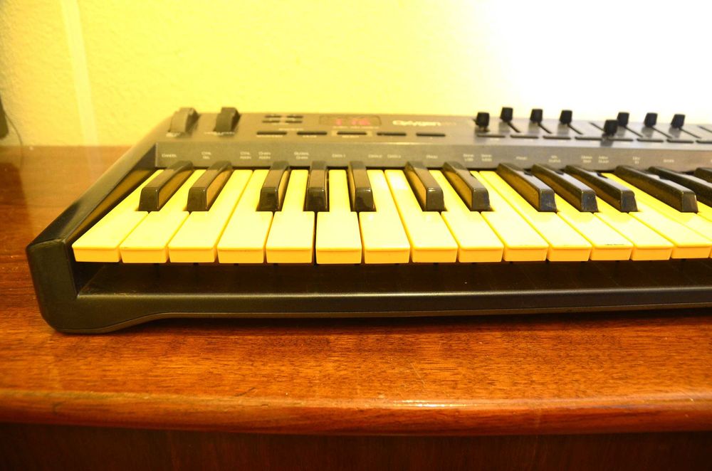 Teclado M- Audio Oxygen 49 USB MIDI Controler