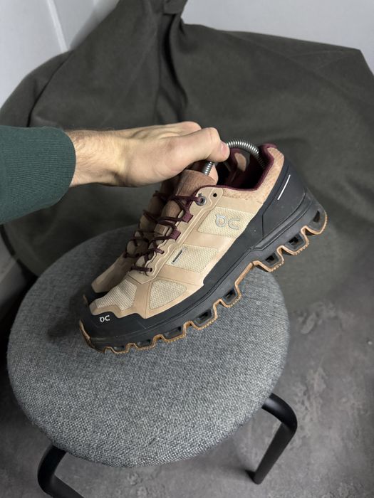 Кросівки ON RUNNING CLOUDVENTURE WATERPROOF 39 24.5 кроссовки он бігові
