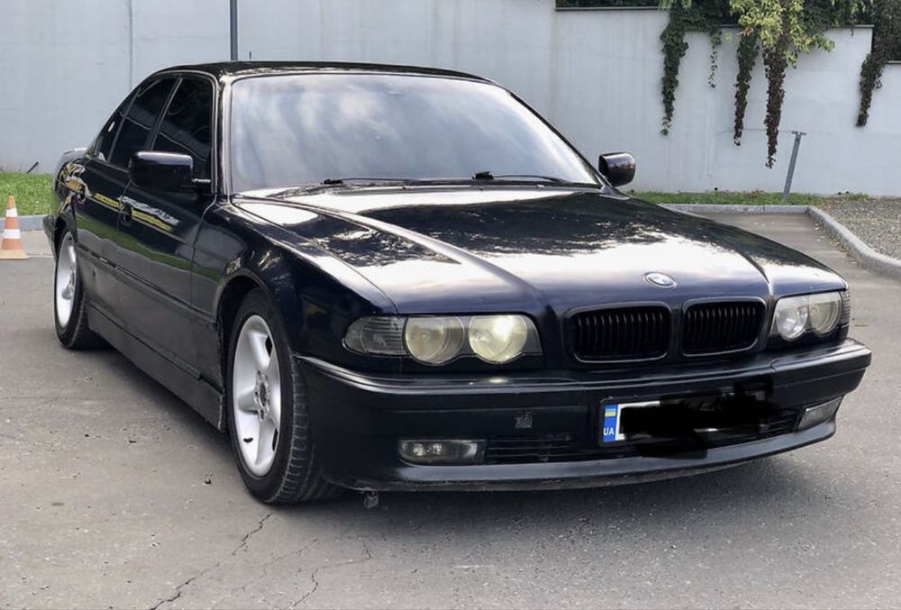 Bmw 740i в хорошем состоянии