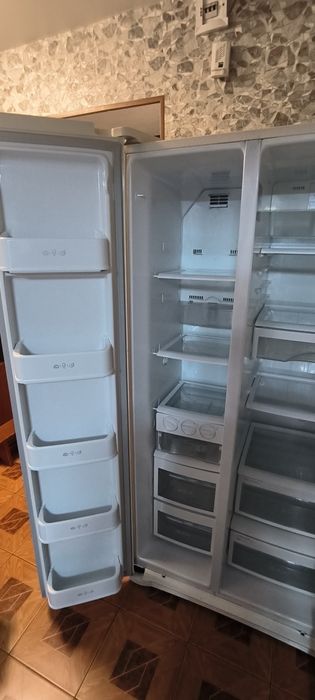 Продам холодильник Side by Side холодильник LG GR B207 WVQA