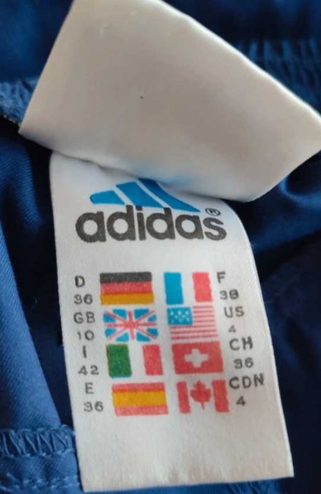 Damskie sportowe spodenki adidas