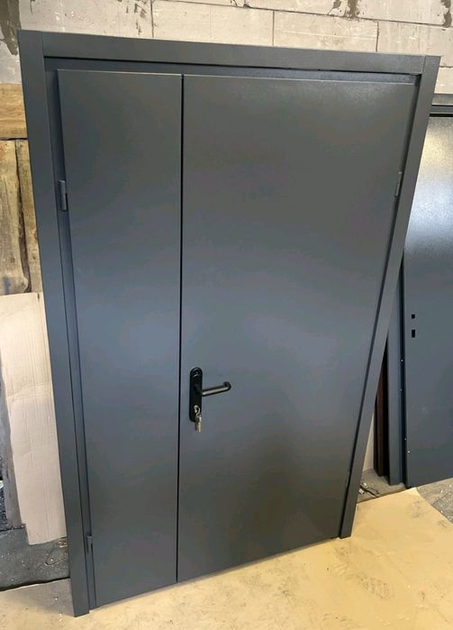 Доступно Двері вхідні металеві в дім тамбурні технічні нестандарти