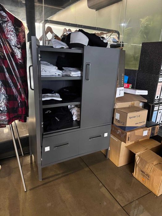 Móveis diversos com prateleiras em madeira – design simples e moderno