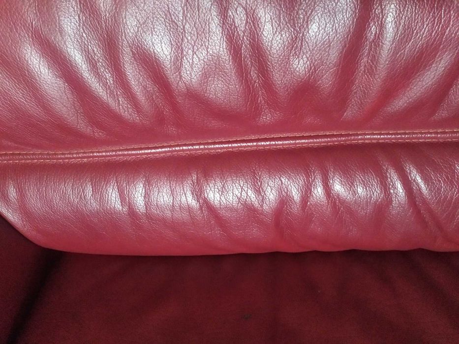 Sofá em pele 3 lugares