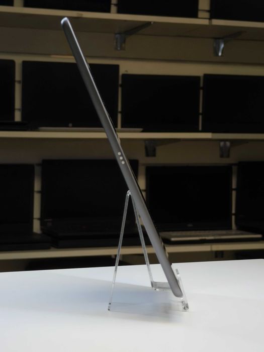 Noworoczna Promocja! Tablet Apple iPad 8th gen 10,2" 32GB + Pokrowiec!