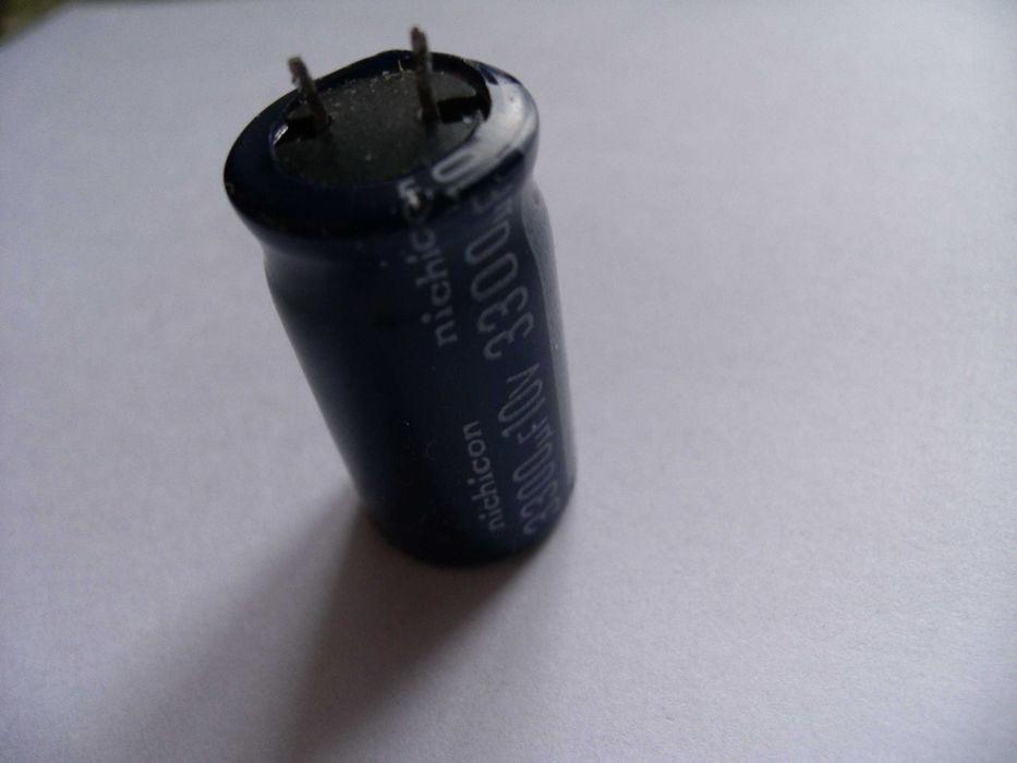 Kondensator 3300uF/10V Nichicon Sprzedam