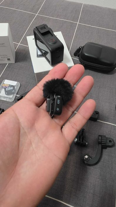 Câmera DJI Osmo Action 4 + microfone DJI Mini