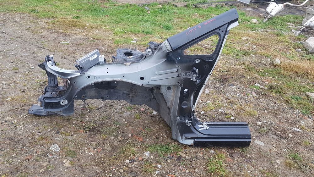 dem0ntaż ćwiartka lewy przód civic viii sedan